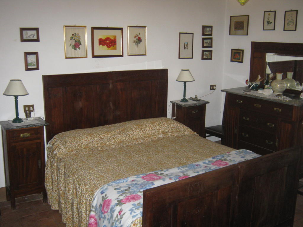 טוריטה די סיינה Agriturismo Santa Maria חדר תמונה